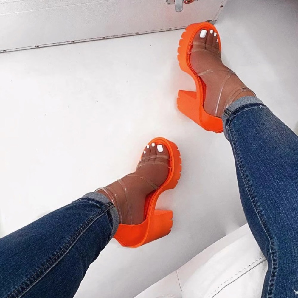 Orange heels 🍊👠